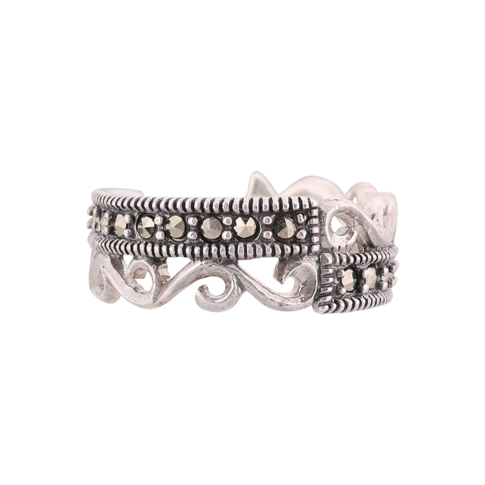 LeZilver Minimal Silver Toe Ring for Women � Elegant & Lightweight
